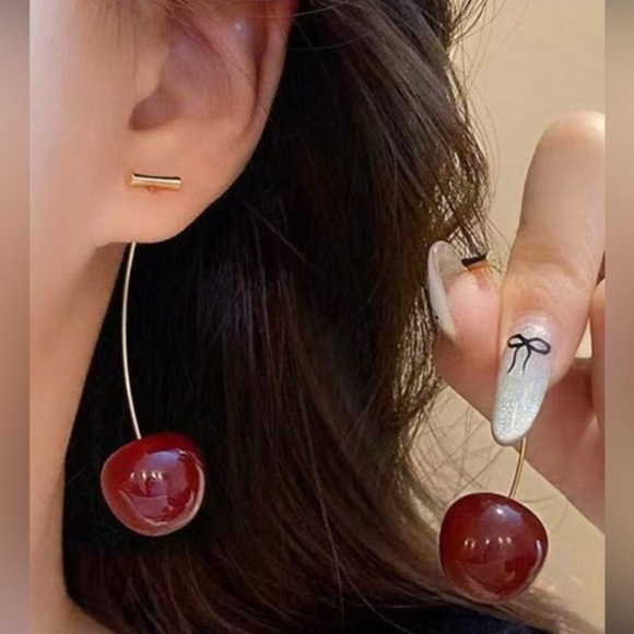 ✨NEW✨ Elegant Red Cherry 🍒 Earrings - Picture 3 of 7